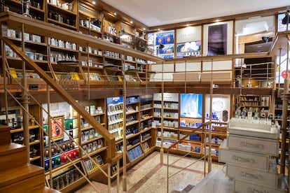 Interior de la tienda de Boxnox en la plaza de las Salesas (Madrid).